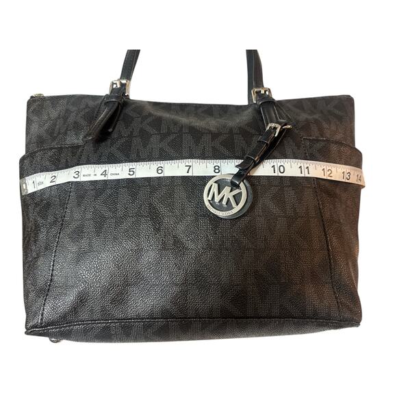 Michael Kors Jet Set Black Signature Tote w/Silver Hardware - Picture 9 of 9